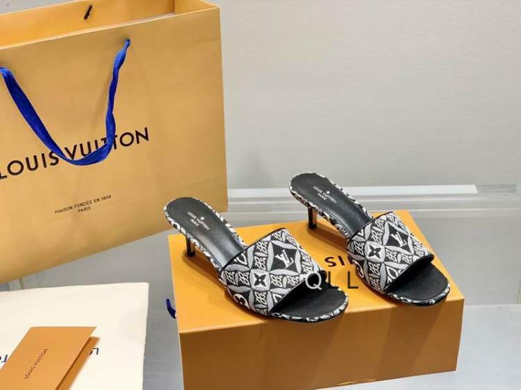 Picture of Louis Vuitton Shoes _SKULVsz34-41LL010112436